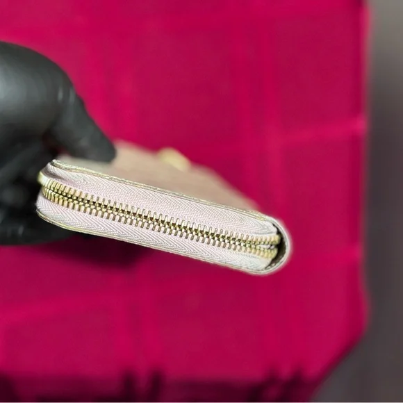 Louis Vuitton Checkered Wallet in White and Gray - Picture 6 of 7